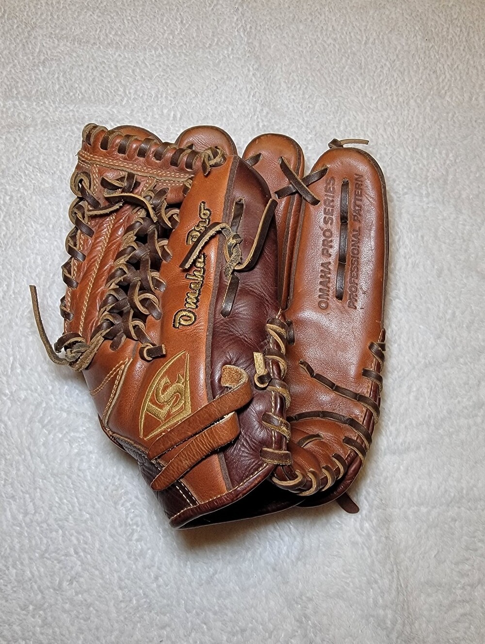 Louisville Slugger Omaha Pro Series Infield Baseball Glove | 11.5" RHT (OP14-BN)